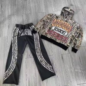 Wholesale Custom Print Camouflage Flared Sweatpants and Hoodie Sets Distressed Zip up Heavyweight Streetwear Camo Sweatsuit Men